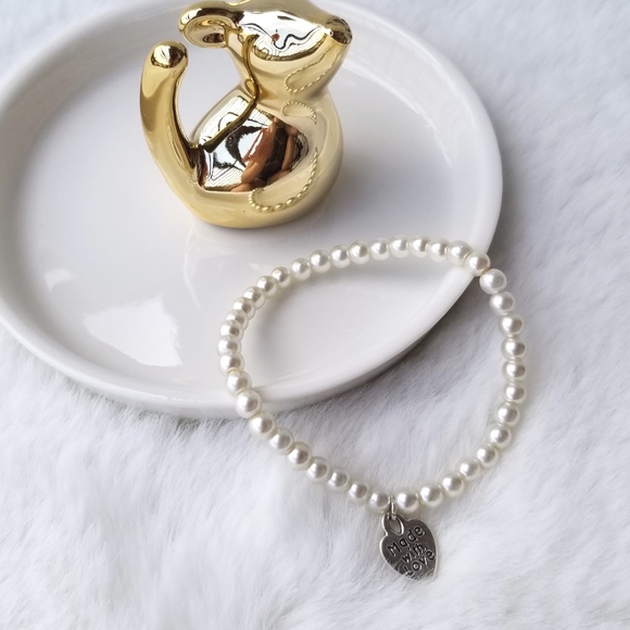 Ivory Pearl Beaded Bracelet 🌿 - Picture 2 of 3